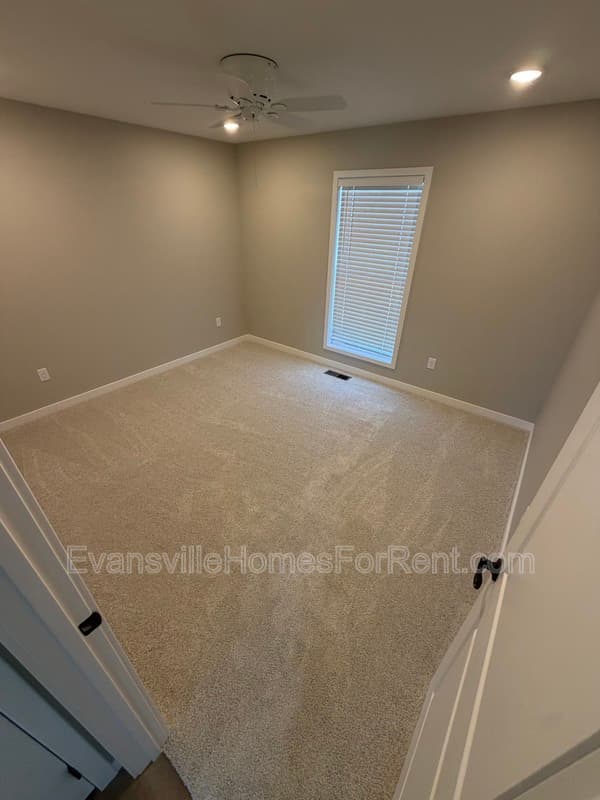 Evansville House: 12827 Halle Drive