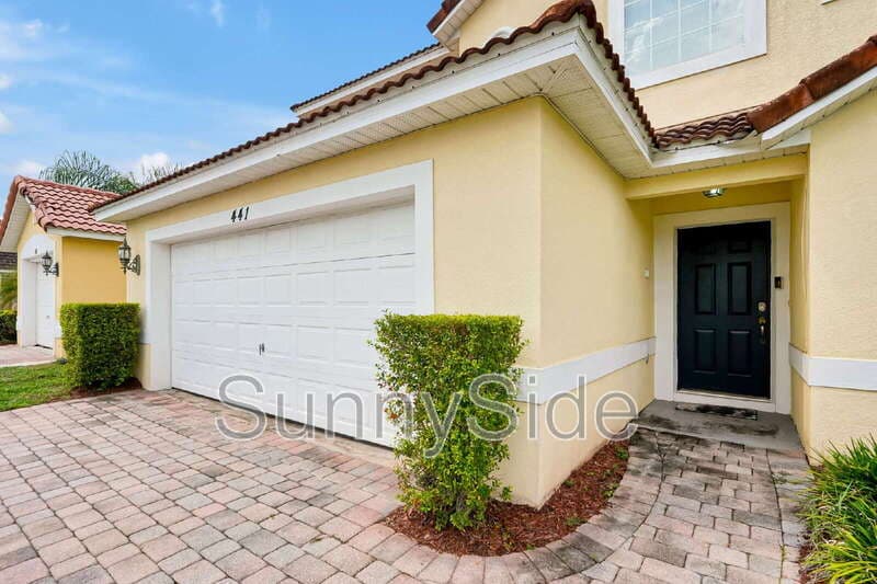 Davenport House: 441 Robin Rd