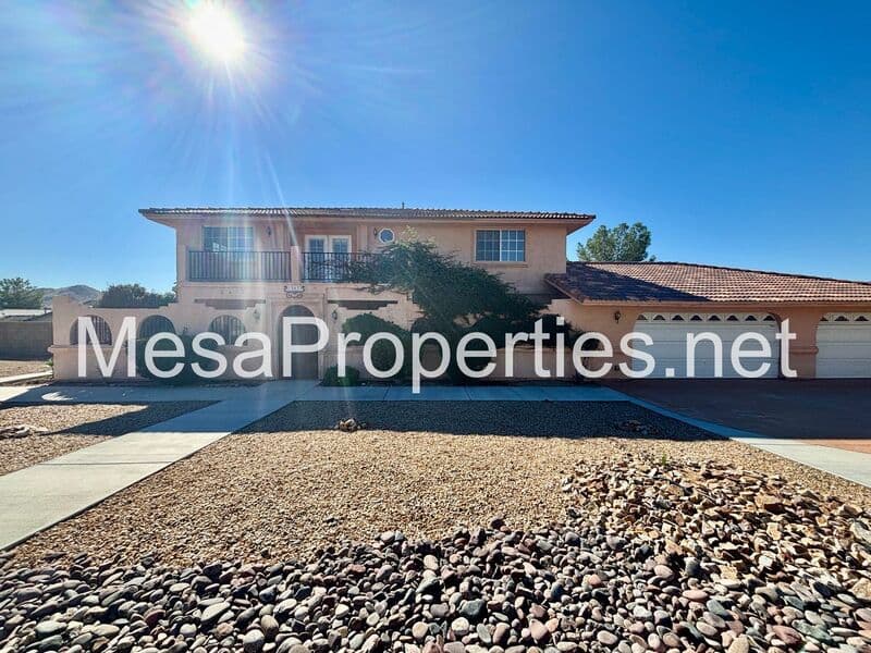 Apple Valley House: 18633 Kamana Rd.