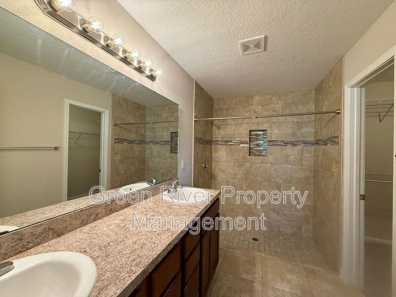Jacksonville House: 4474 Civic Way