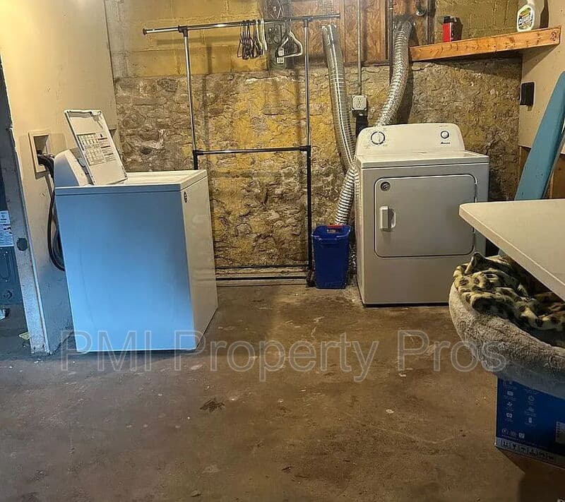 Waukesha Condo: 424 W College Ave