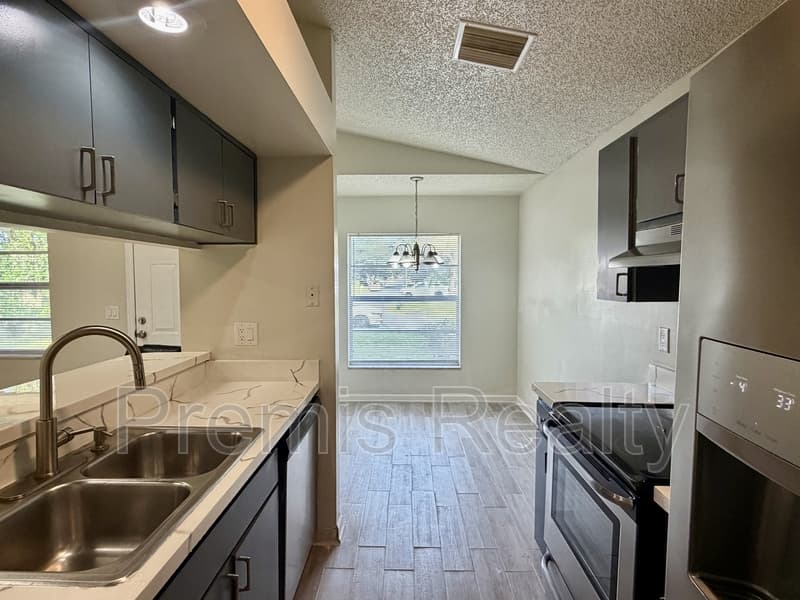 Clearwater House: 1760 Evans Drive