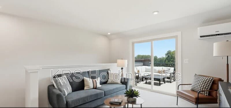 Woodbridge Townhome: 3738 District Dr.