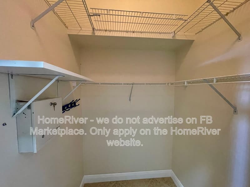Tampa House: 10014 Cypress Shadow Ave