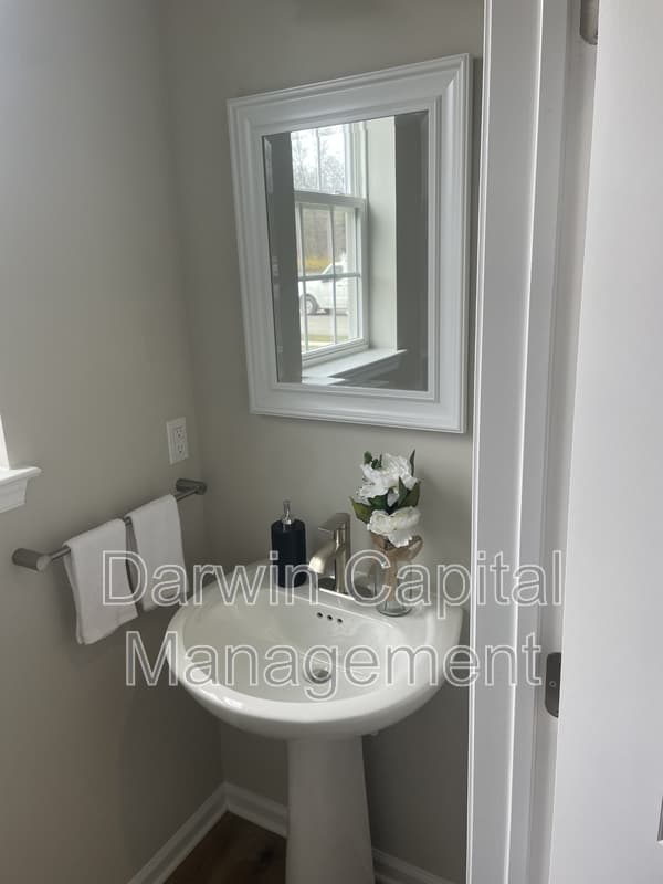 Monroe Condo: 984 Woodview Court
