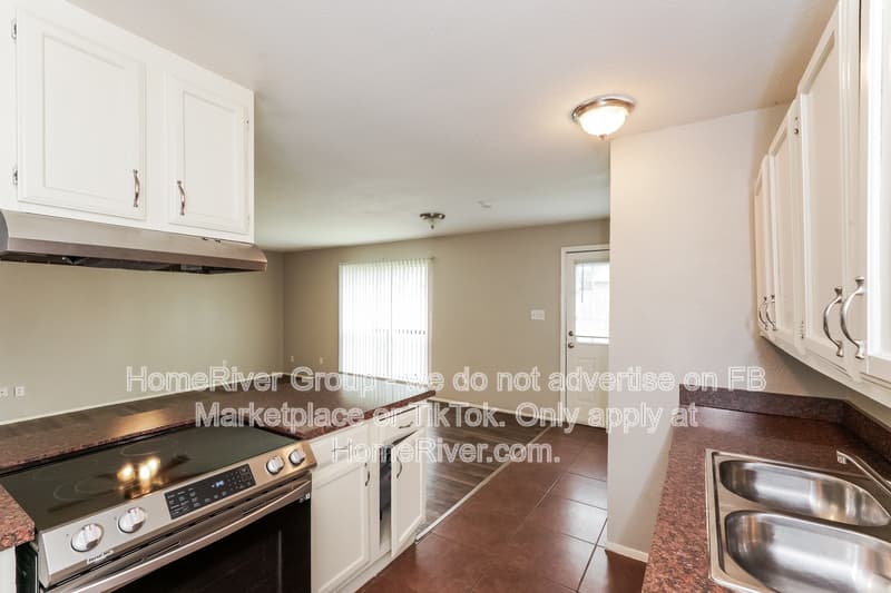 North Richland Hills House: 6905 Mid Cities Blvd