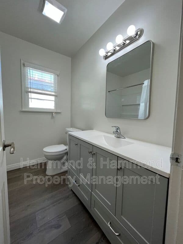 Sherman Oaks House: 14659 Killion St.