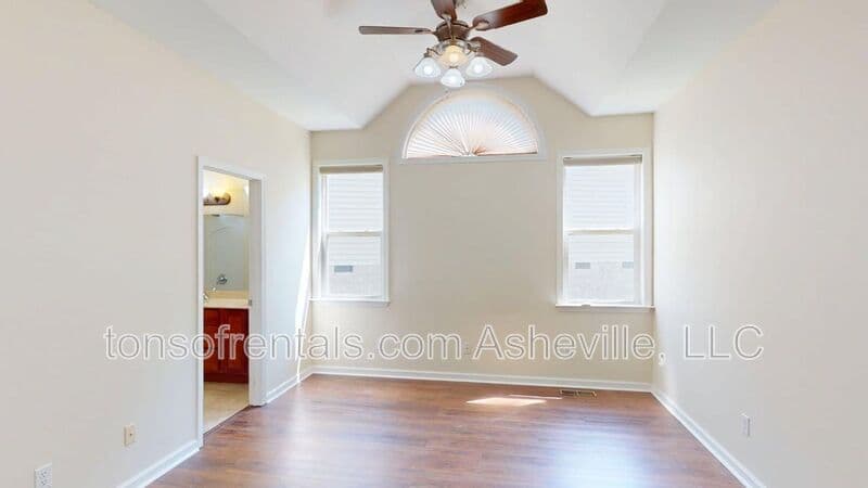 Swannanoa House: 111 Woodcreek Circle