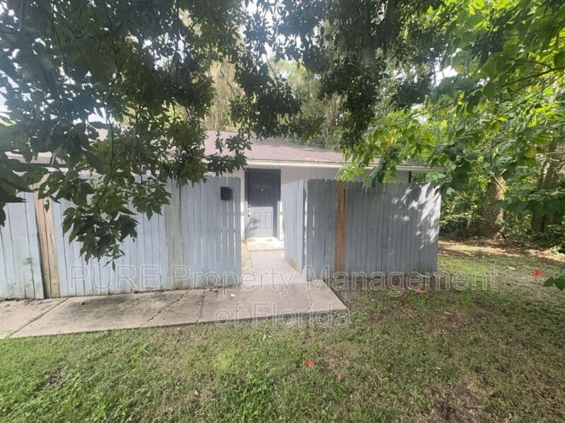 Ocala House: 2040 SE 40th St Rd 1-4