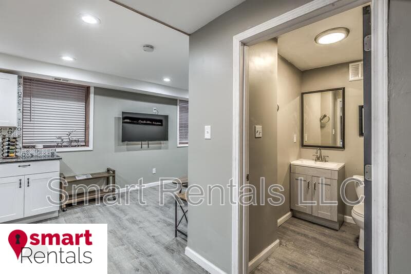 St. Louis Condo: 3640 Shaw Blvd - BE