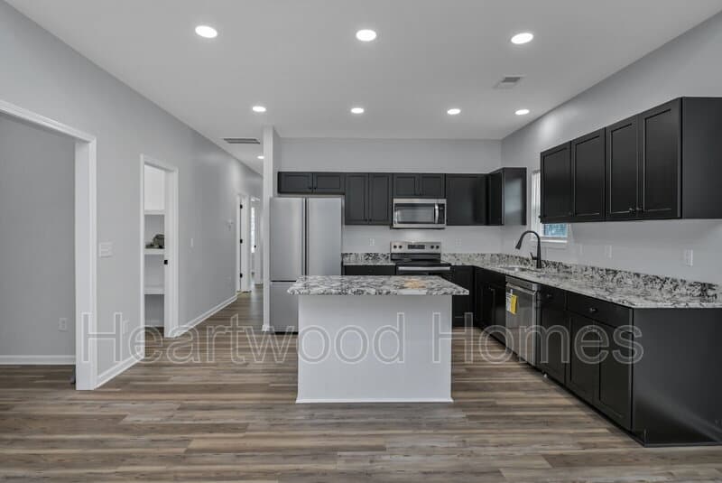Columbia House: 32 Roberson St