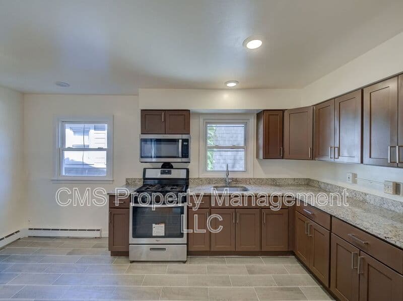 Vauxhall Condo: 287 Montclair Avenue