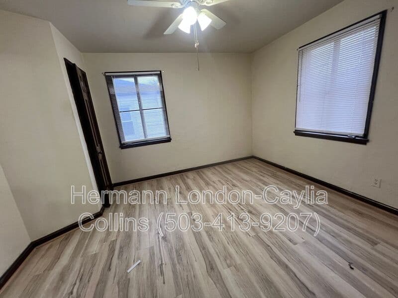 Saint Louis House: 5657 Sunbury Ave