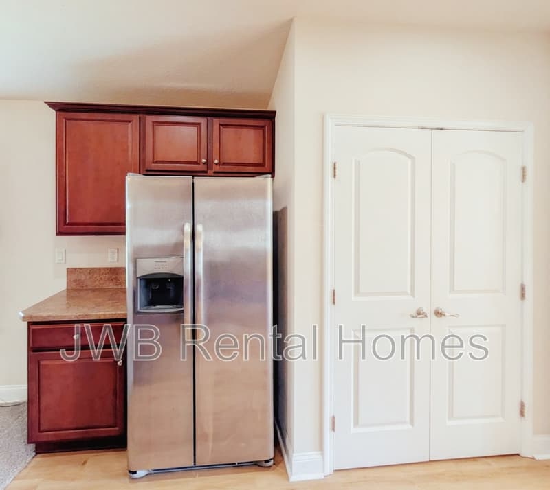 Jacksonville House: 7547 Westland Oaks Dr