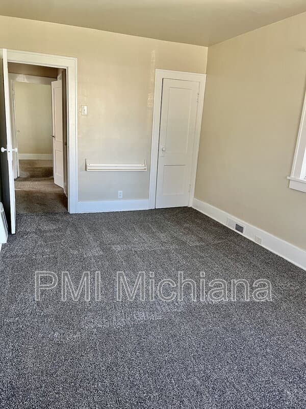 Mishawaka House: 121 W 12th St