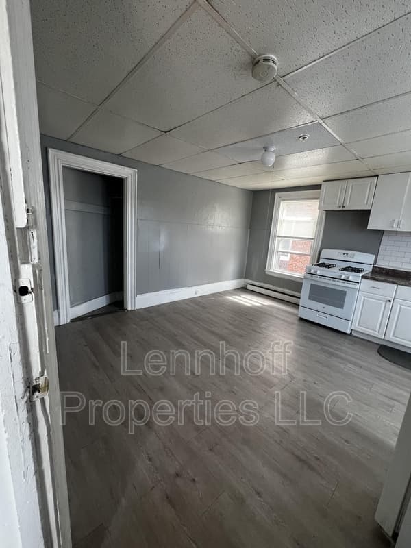 Lawrence Condo: 257 Broadway - 5
