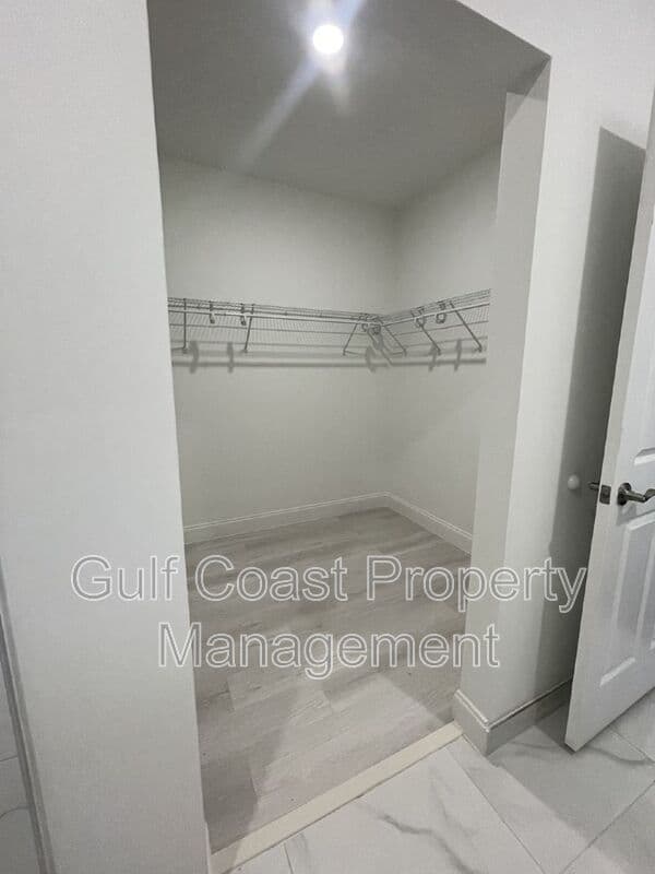 Lehigh Acres House: 662 Windermere Drive