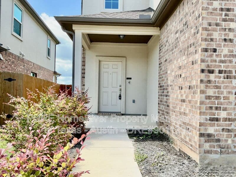 Lago Vista House: 22813 Agave Grove Dr.