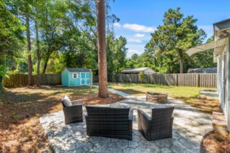 Southern Pines House: 280 East Ohio Avenue