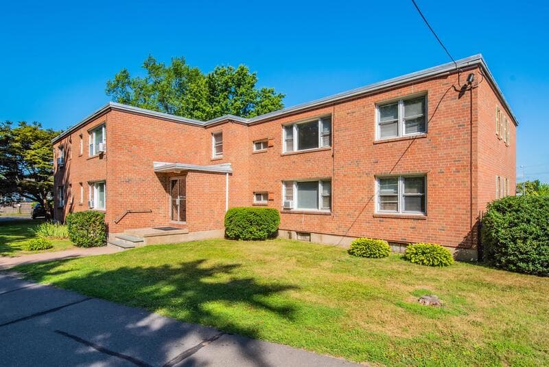 East Hartford Condo: 353 A Main Street