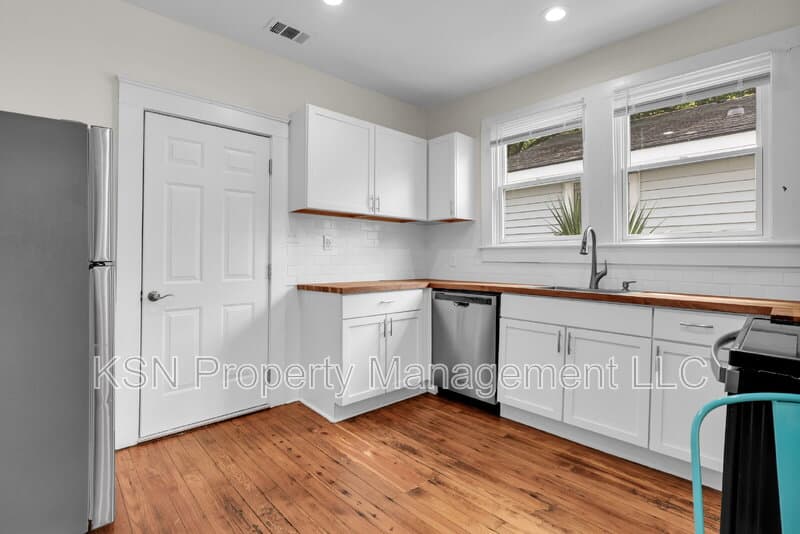 Savannah House: 669 East 32nd Street