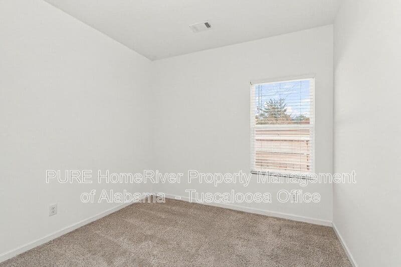 Northport House: 4943 Copper Loop Rd