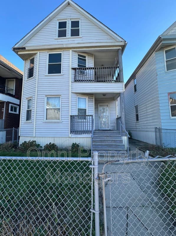Hamtramck Condo: 3894 Evaline