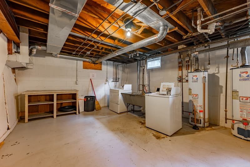 Rockford Condo: 2315 Auburn Street - 1 W