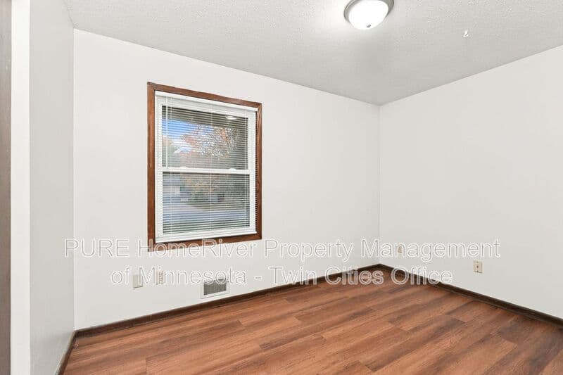 Brooklyn Park House: 7441 Major Ave N