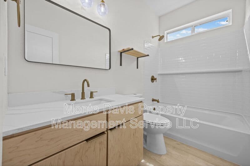 Austin Condo: 1802 Springdale Rd