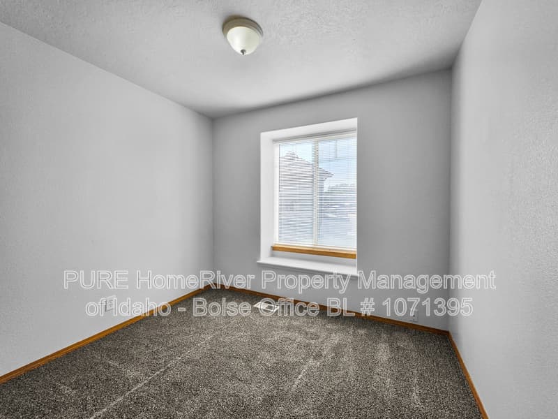 Nampa House: 2520 Muskrat Ave