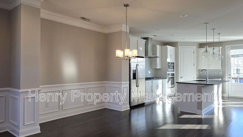 Apex House: 1639 Wimberly Road