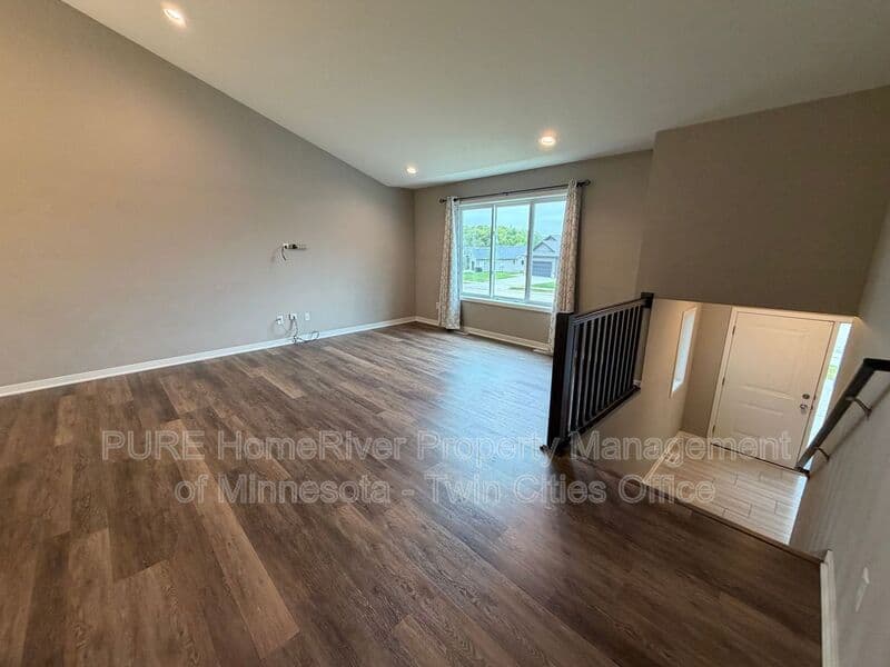 Rochester House: 3453 Ridgeline Dr SE