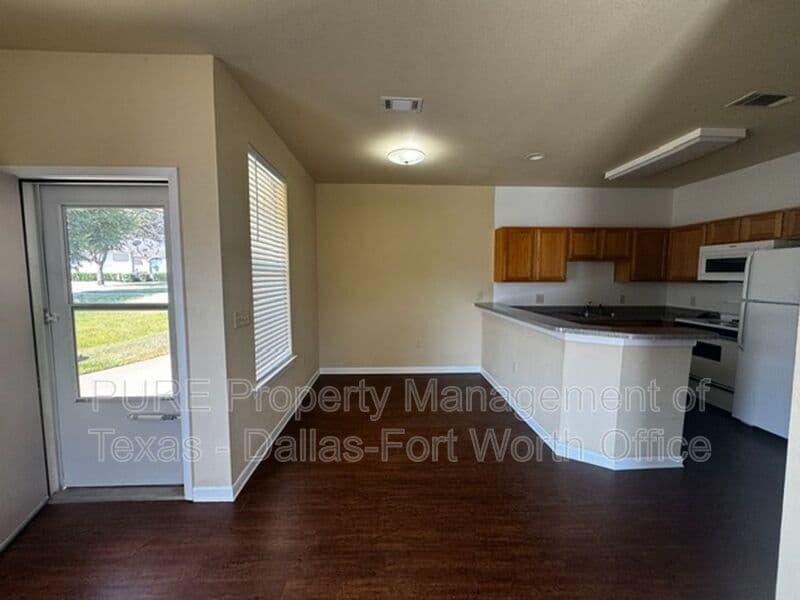 Grapevine Condo: 400 Glade Road