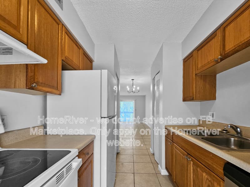 Tampa Condo: 7509 Pitch Pine Cir
