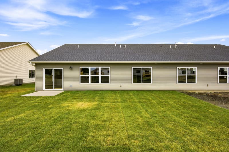 North Liberty Townhome: 942 Eisenhower Rd