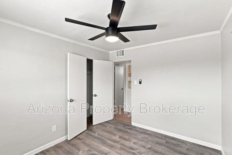 Phoenix House: 3302 W. Solano Dr. South
