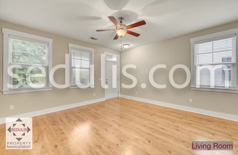 North Charleston House: 3923 Four Poles Park Drive
