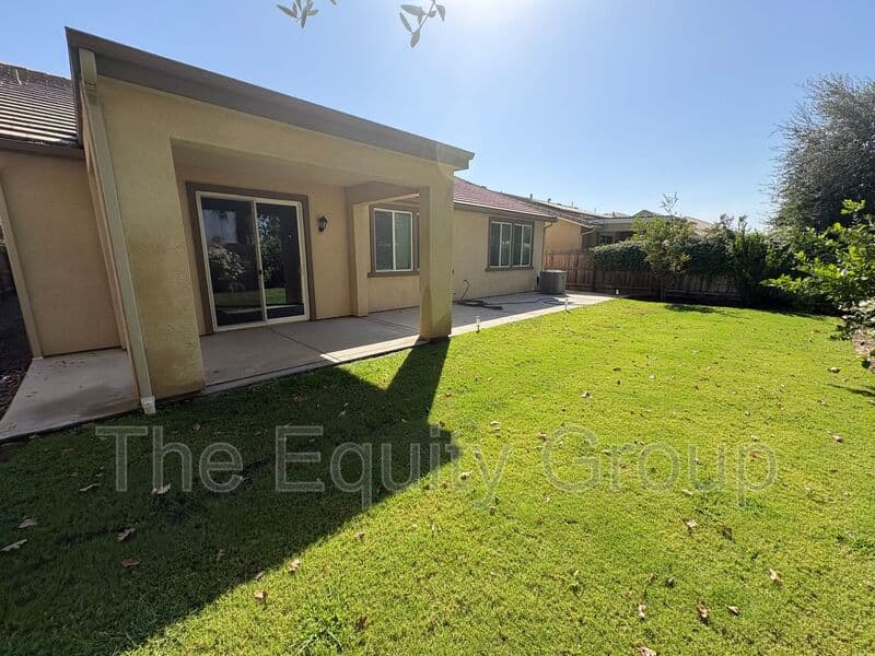 Visalia House: 4306 West Lark Ave