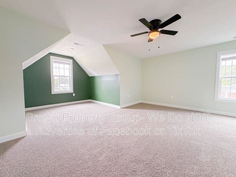 Raeford House: 300 St. Matthews Church Rd