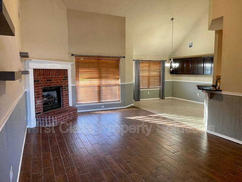Moore House: 917 Renita Way
