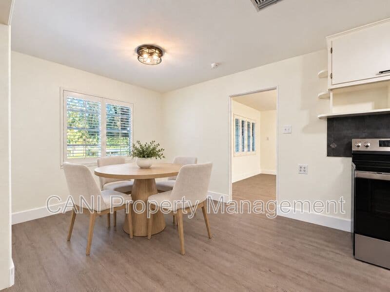 Altamonte Springs House: 450 Forest Lake Drive
