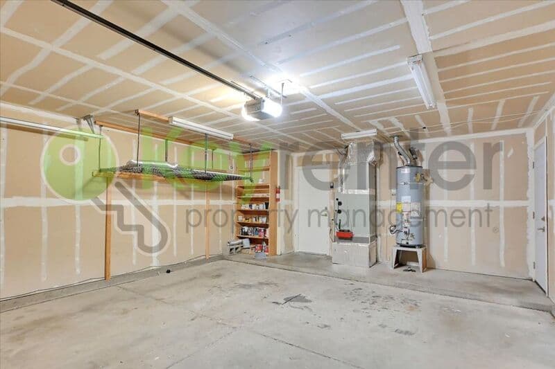 Sacramento House: 8428 Cassatt Way
