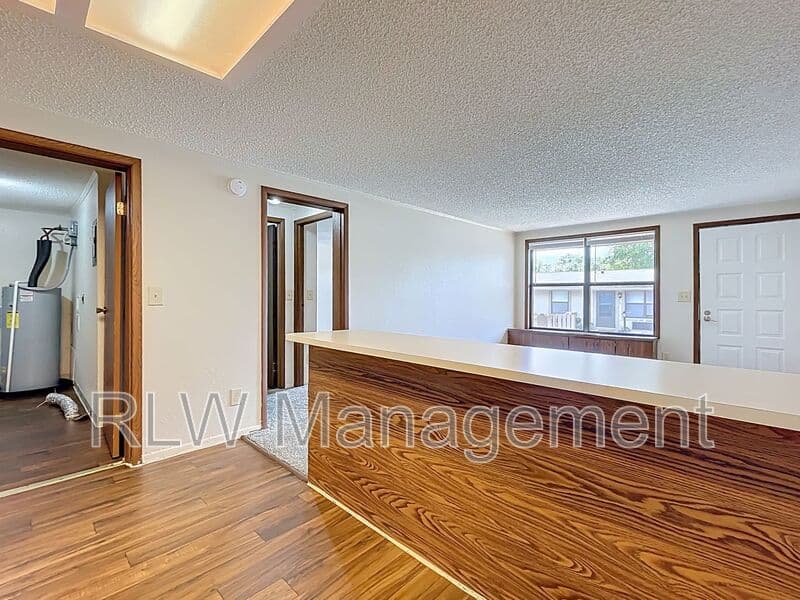 Eustis Condo: 611 Mount Homer Rd
