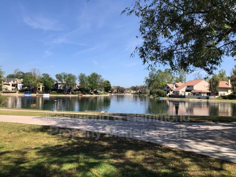 Calabasas Condo: 23633 Park Capri