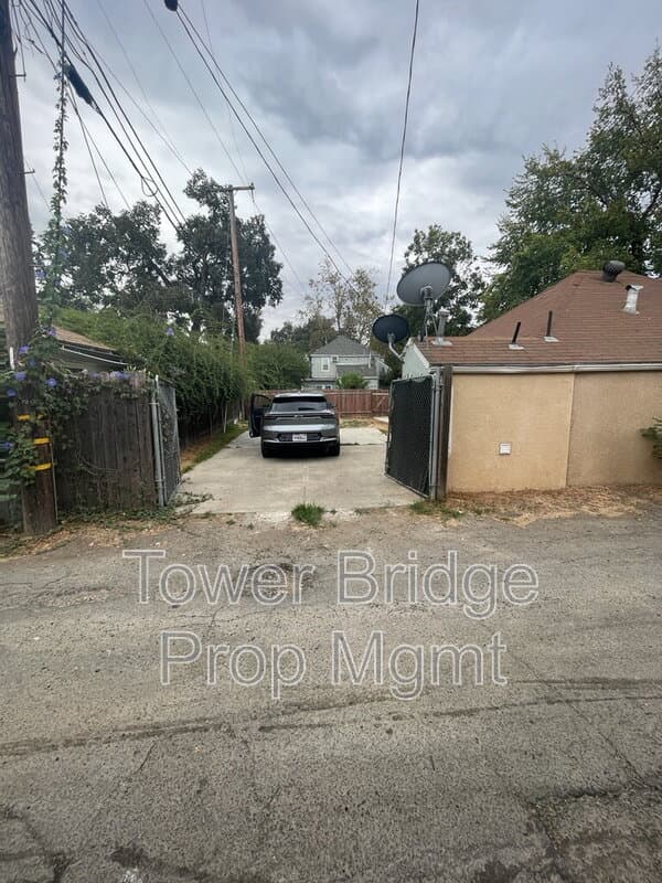 Sacramento Condo: 1313 Lochbrae Rd