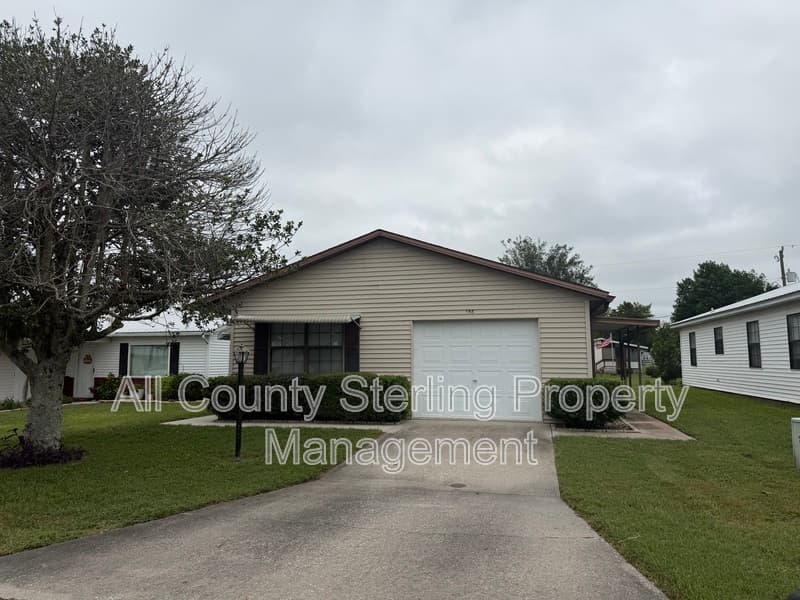 Lake City House: 166 SE Jenese Way