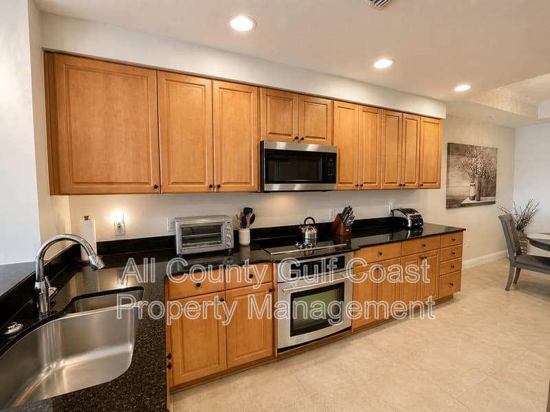 Palmetto House: 611 Riviera Dunes Way