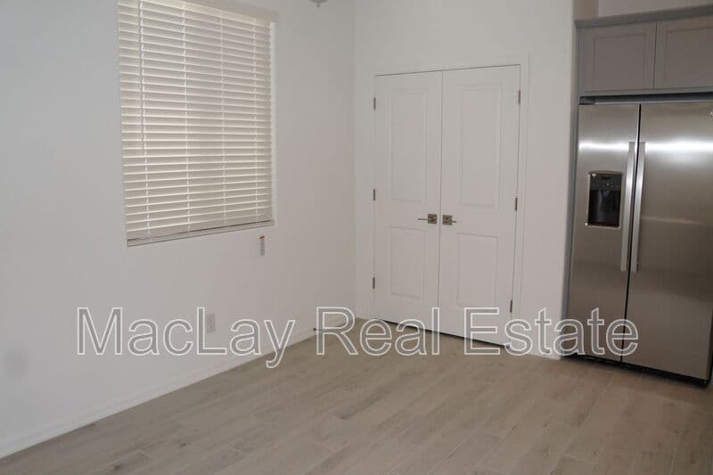Avondale House: 3809 N 100th dr