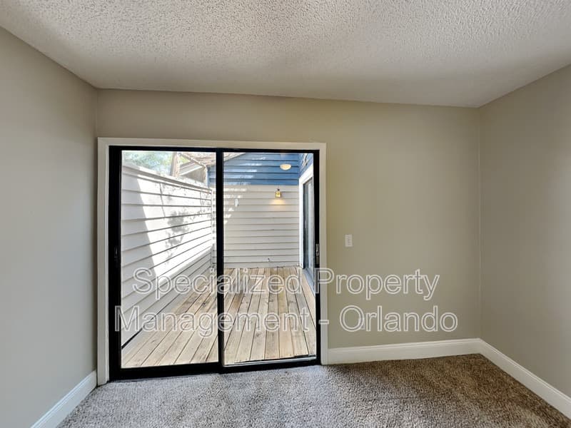 Longwood House: 220 S Fox Chase Pt